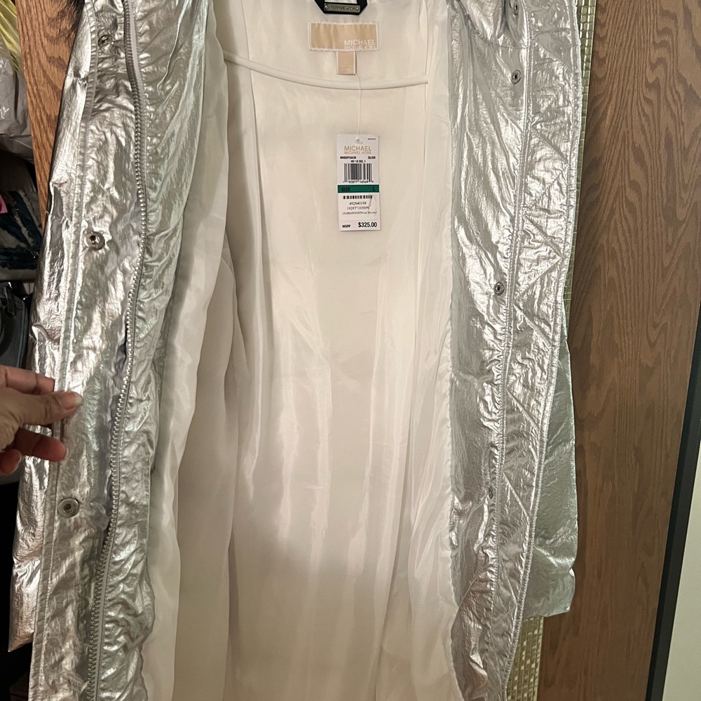 SILVER METALLIC WINTER COAT BY MICHAEL KORS… SIZE LARGE… NEW WITH TAGS. - Picture 11 of 16